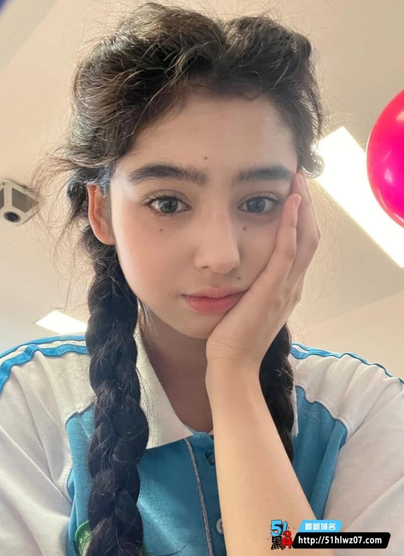 古丽苏如合看着像不食人间烟火的仙女，私下穿情趣装被操得浪叫 校花初夜