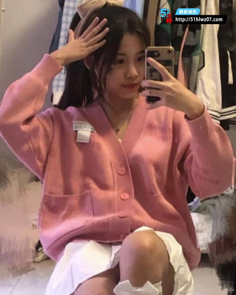 广西高校学妹王芳私密视频流出，清纯校花被金主包养反差极强 大学生私密视频