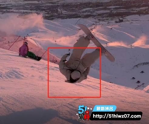 小屁大王佛光道空翻翻车了丨原来是前国手男友苏福扎马尾替身 女装替身