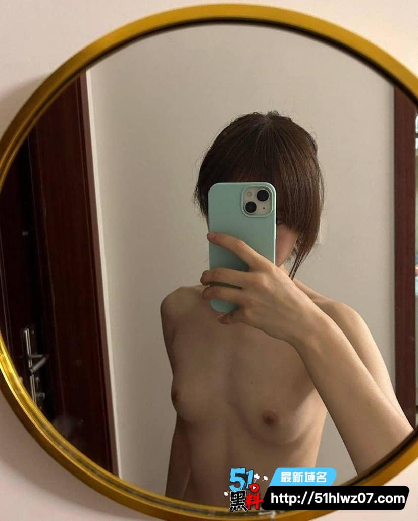 天津外国语大学乖乖女反差视频，带狗链求调教细节太顶 大学生私密视频