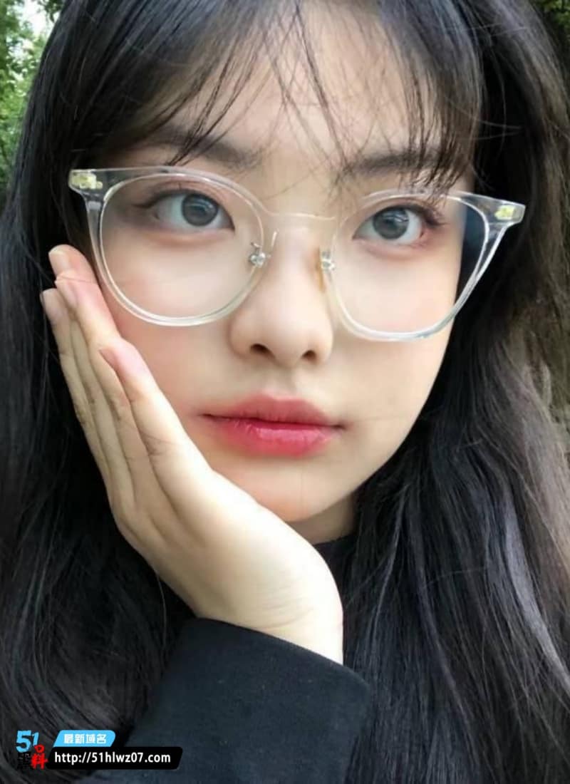 朱静莲私密视频流出这波反差真绷不住丨南医大眼镜学霸私下这么野 大学生