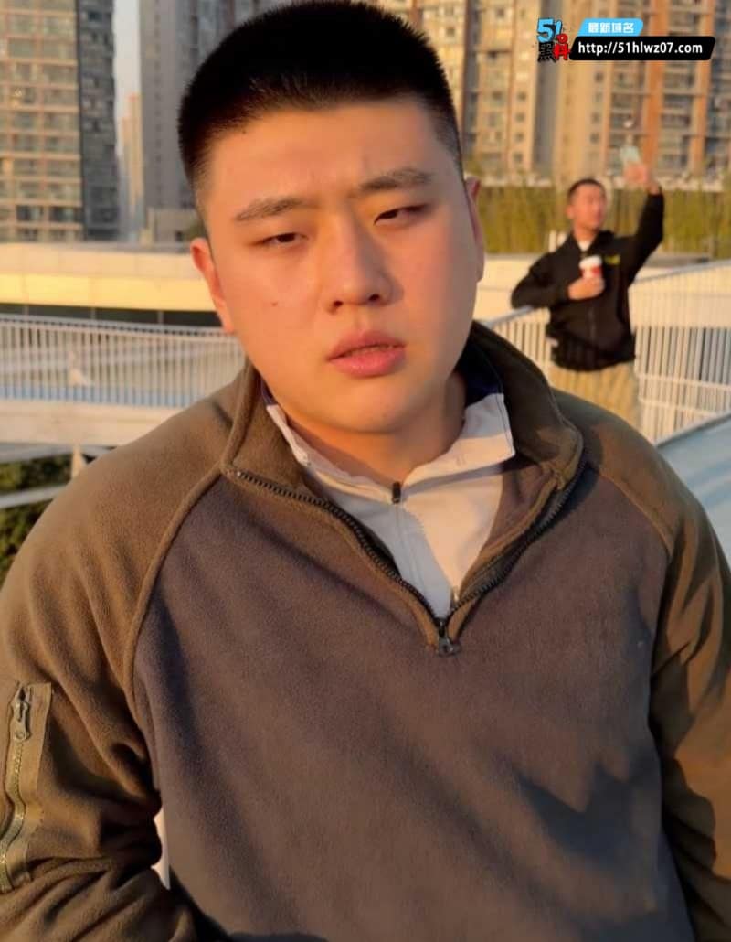 网红舒克硬汉人设翻车，私密视频流出屁股红肿细节太反差 硬汉反差