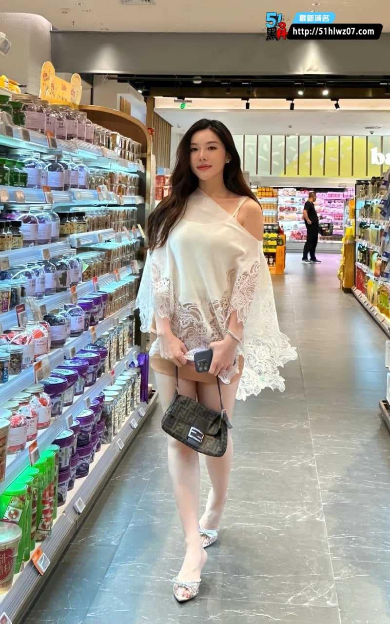 南京袁靖妍看着端庄优雅，私下在酒吧勾搭体育生玩得太野了 熟女福利视频