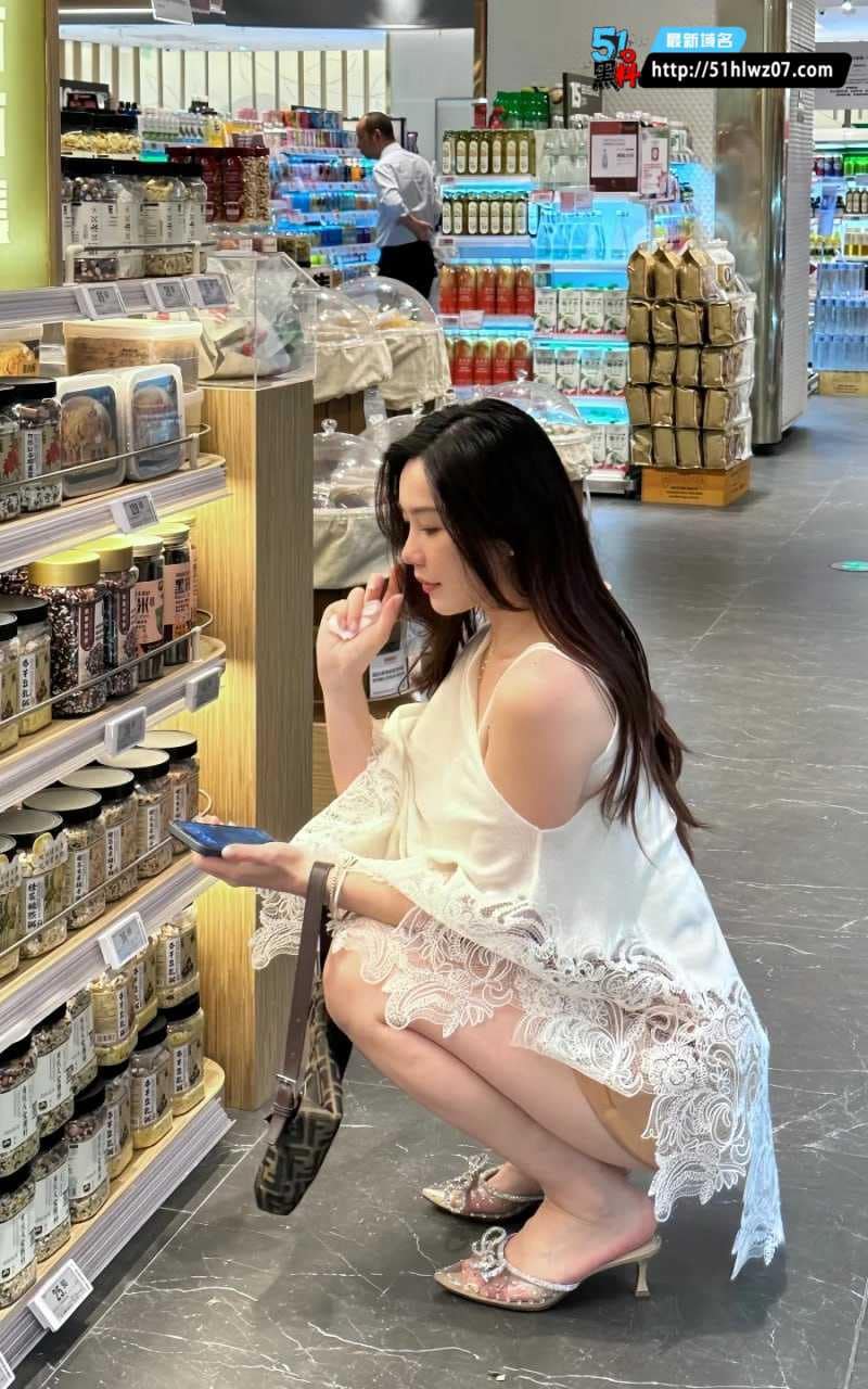 南京袁靖妍看着端庄优雅，私下在酒吧勾搭体育生玩得太野了 爆料