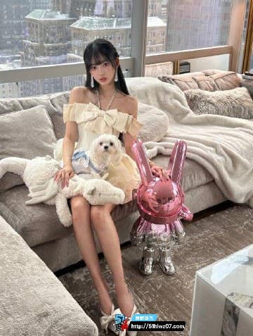 林俊杰新女友analisa七七曝光丨小20岁美籍网红带妈庆生官宣了 明星八卦
