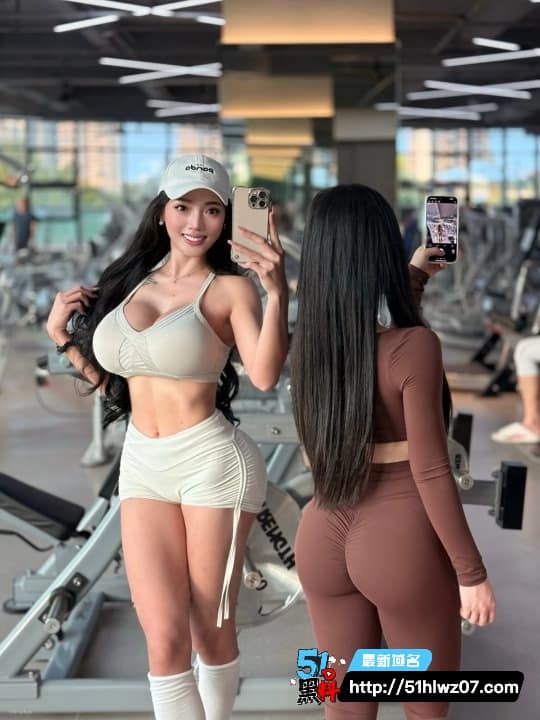 木里人鱼私密写真流出丨黑色蕾丝勒出巨乳翘臀这波尺度真顶 爆料