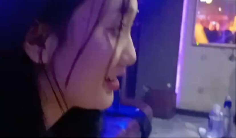 KTV父子局聊天记录流出丨陪酒女深喉吞蛋这波孝顺真的太顶了 完整视频在线播放