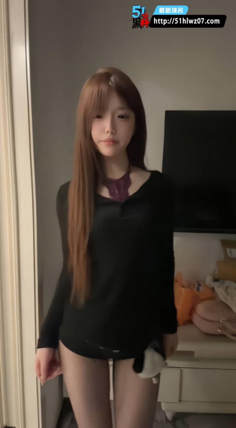 静静子这波1V1定制私密视频太顶了，白虎嫩妹浪叫喷水直接看呆 自慰视频