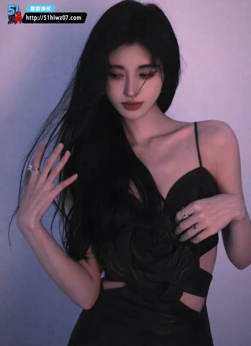 鞠婧祎AI换脸制服私拍被按床猛干肉穴汁水四溅