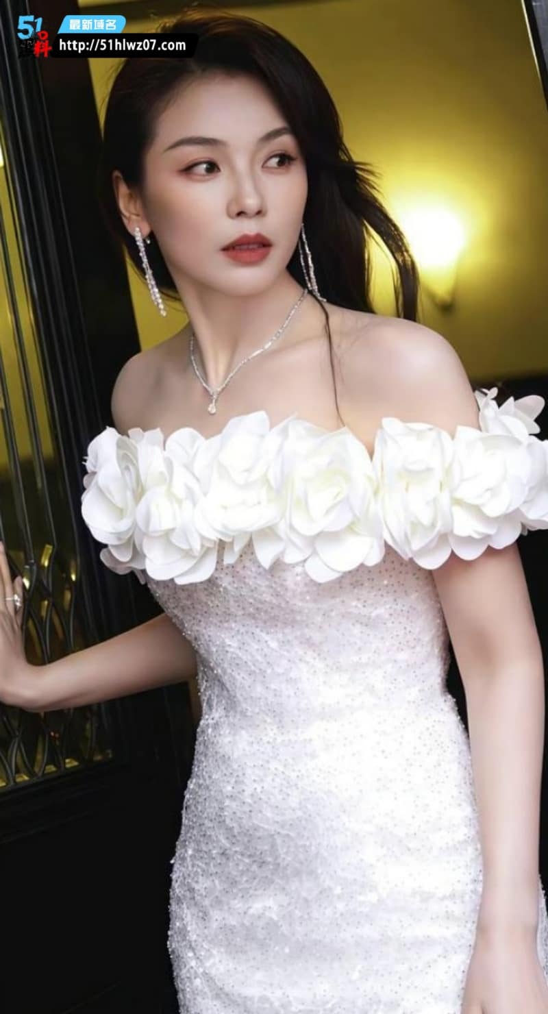 刘涛AI换脸黑丝长腿诱惑，高跟鞋细节把熟女风拉满了 黑丝高跟鞋