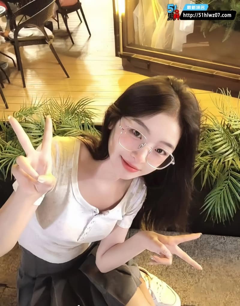 王丽妍私密视频流出，清纯乖乖女私下反差大到离谱 前女友爆料