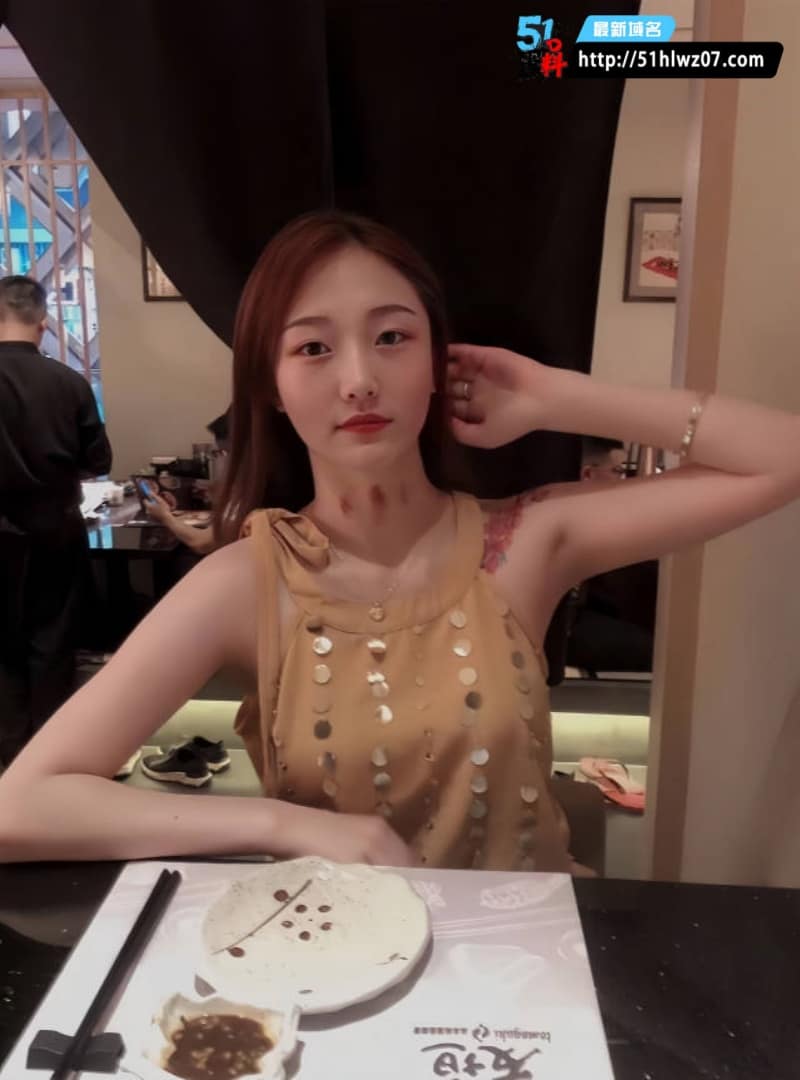 陈茵婷看着像没被开发过的乖乖女，私下自拍视频竟然这么野 反差视频