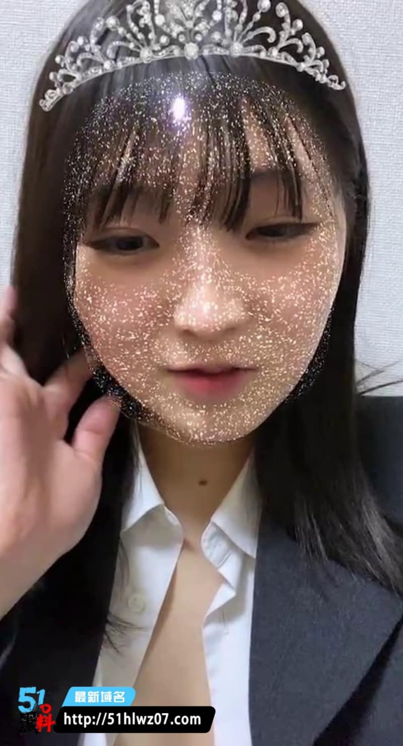 日本JK大学生放学自拍掰开粉嫩小穴猛抠喷白浆反差太顶了 纯欲女神