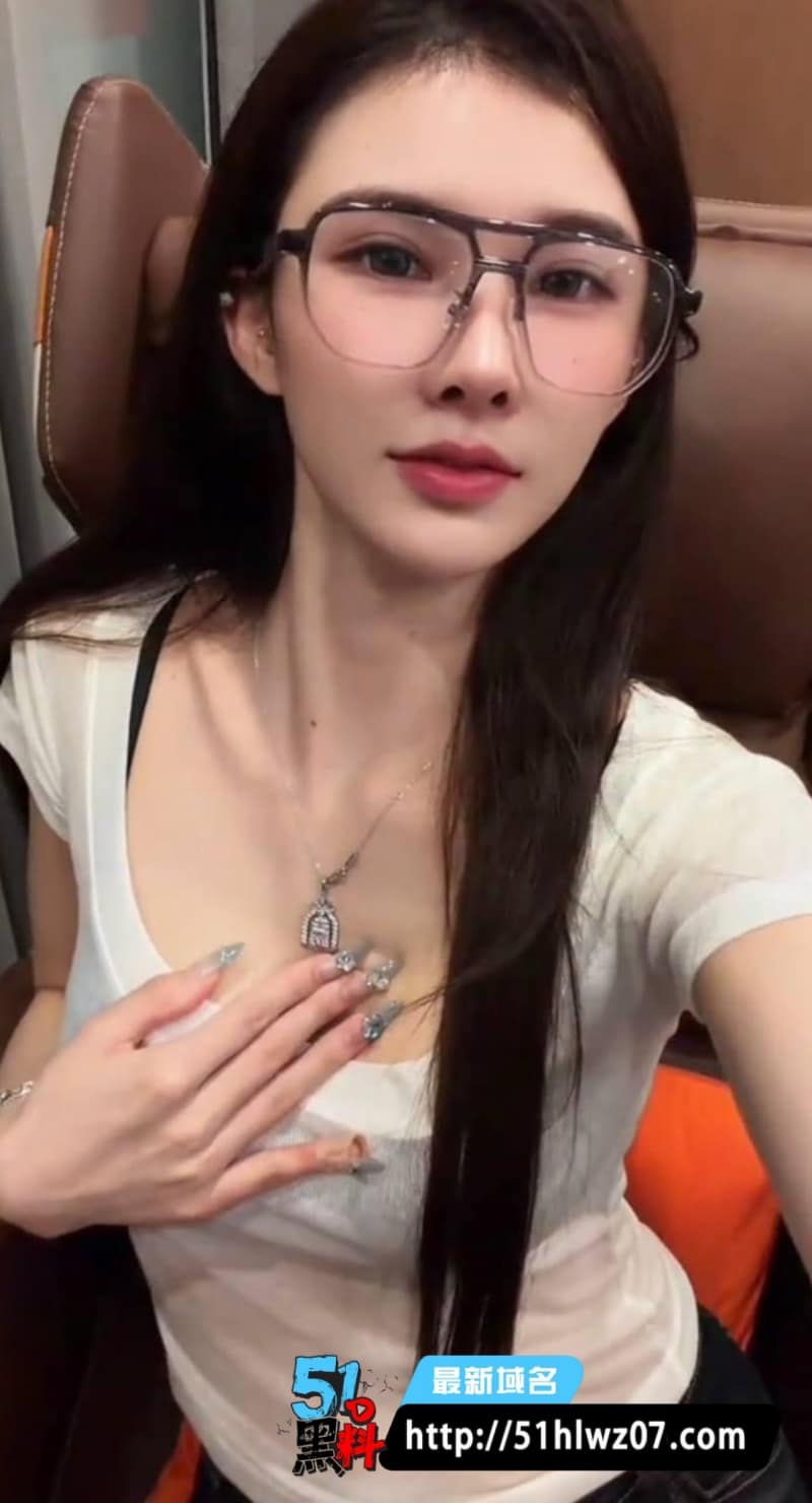 不吃蛋黄私密视频流出与榜一大哥激战到翻白眼失神 抖音网红爆料