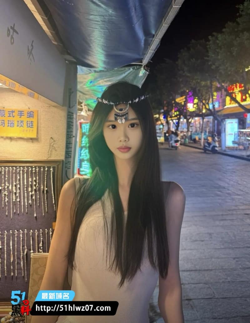 我是Xixi侯沐宸人设翻车，卖惨家暴反被曝出轨成瘾 网红人设崩塌