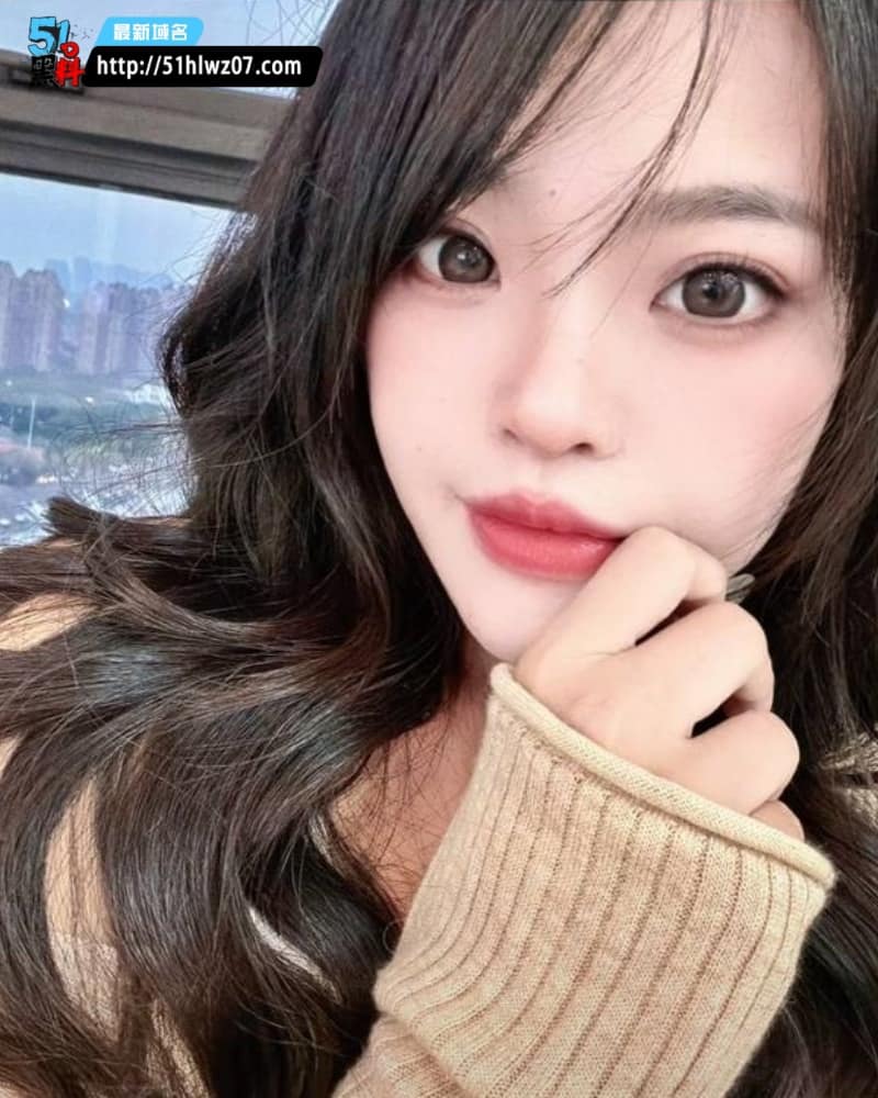 桃可儿私拍这波真的顶！黑丝翘臀配假屌猛捅直接喷汁了 桃可儿喷汁