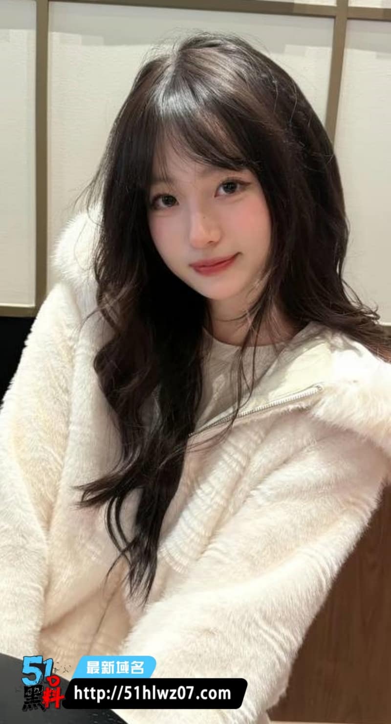 东坡先生最新作丨看着清纯的大学生私下被调教成足奴也太野了 素人美足