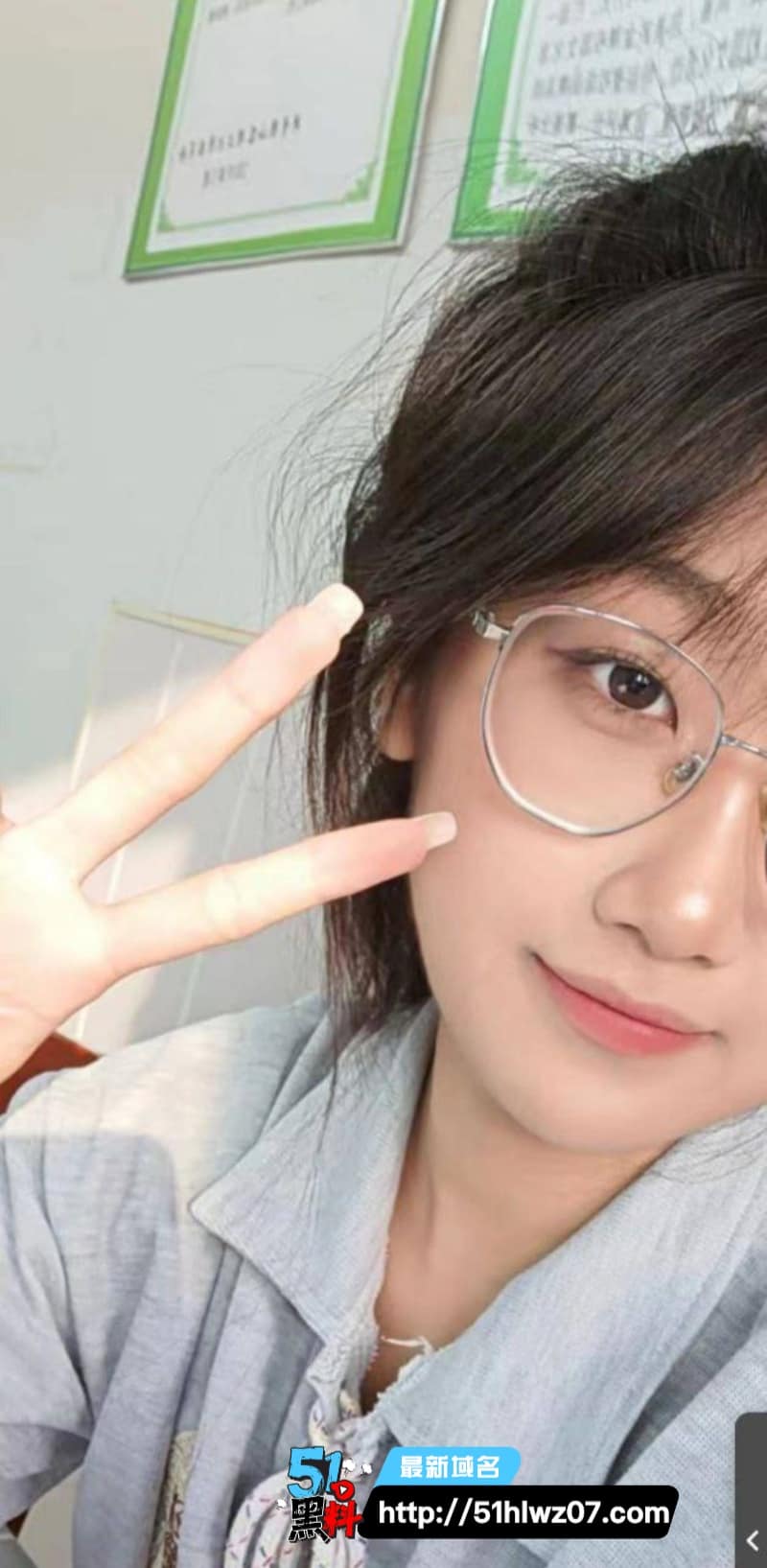 张雪莹长春中医药大学清纯女神，私下反差这么野骑被子直接高潮 大学生反差