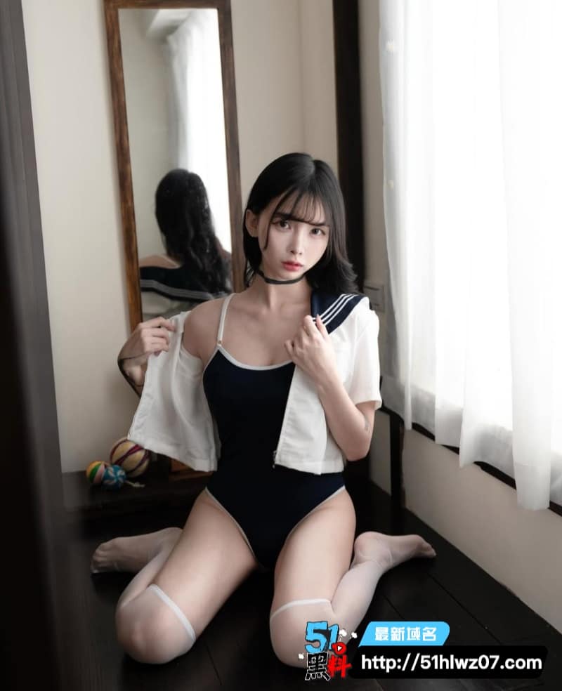 20万粉网红模特私密视频流出丨看着清纯高冷私下揉奶玩得这么野 网红爆料