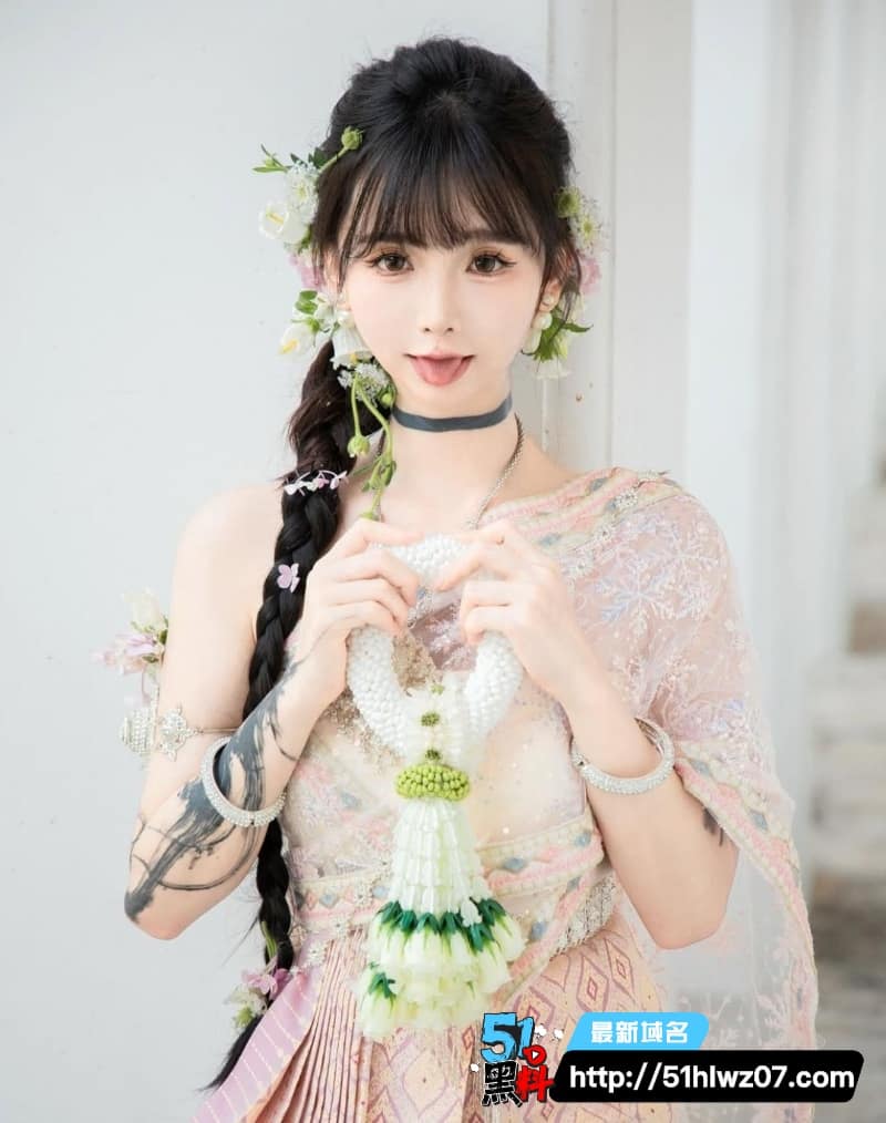 20万粉网红模特私密视频流出丨看着清纯高冷私下揉奶玩得这么野 反差自慰