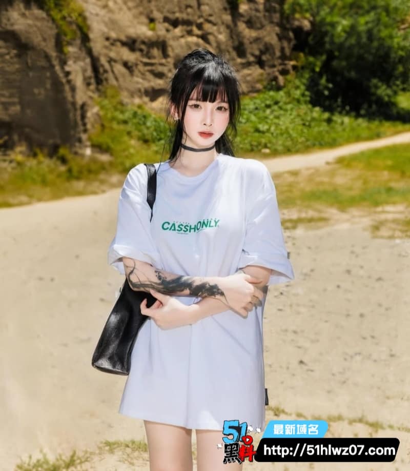 20万粉网红模特私密视频流出丨看着清纯高冷私下揉奶玩得这么野 露脸揉奶