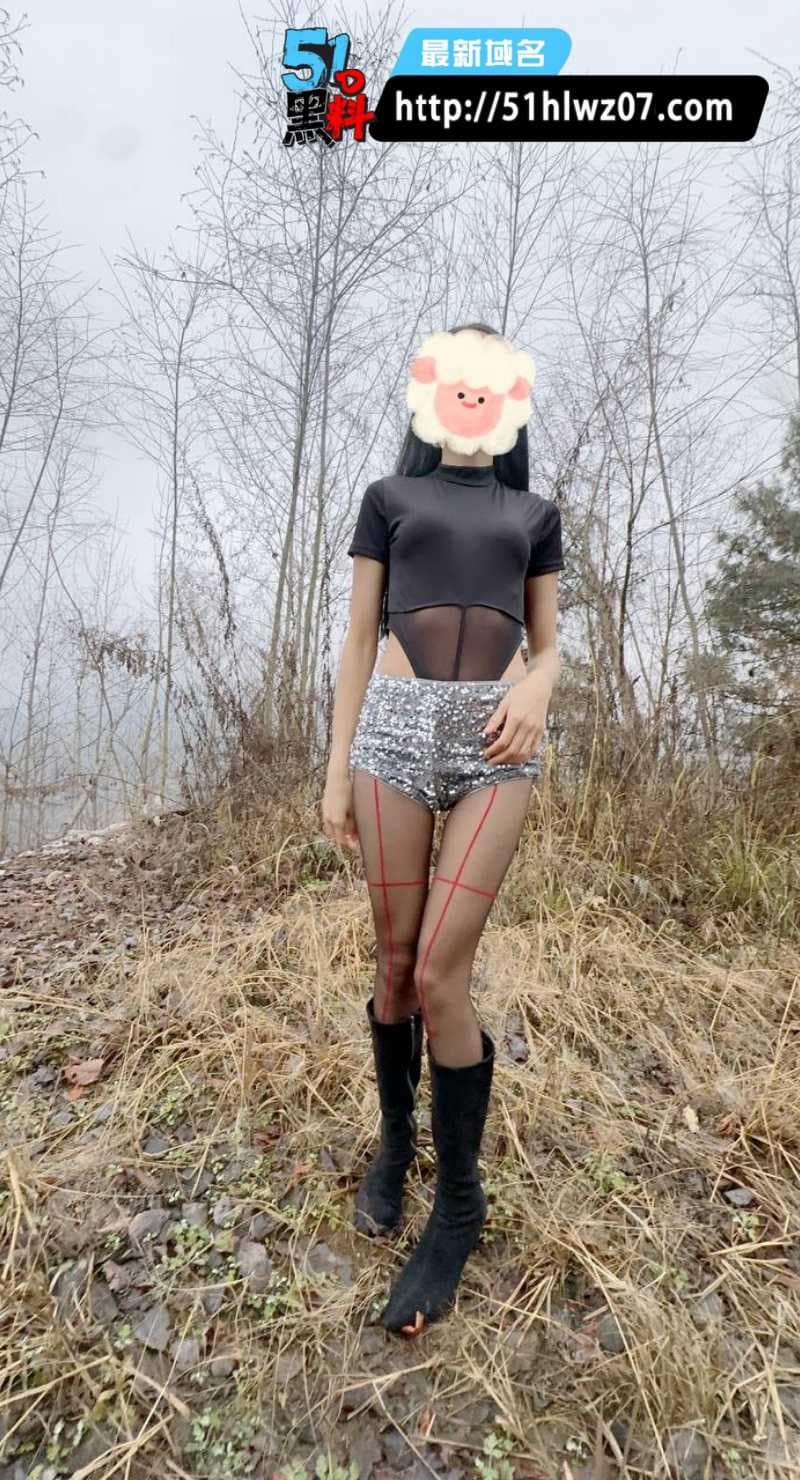 好家伙这小姨子也太浪了丨黑丝高筒靴在车里被姐夫玩得水漫金山