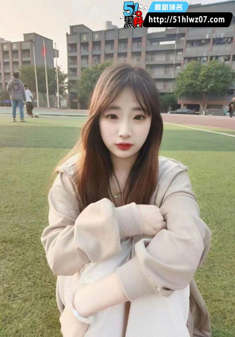 四川大学生黄洛菲写真内幕，贫困生被摄影师加钱诱导细节太顶