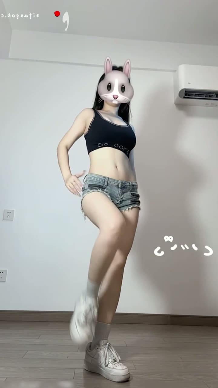 蚊子VIP第二弹这波裸舞我真的顶不住,红吊带兔子面具太顶了 完整视频在线播放