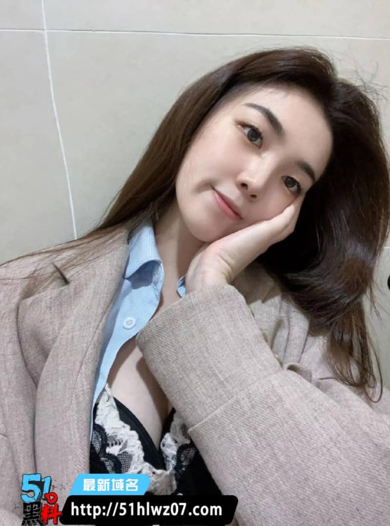 王珞菲私密调教视频流出丨上财校花反差太猛，喝尿实录尺度真顶 私密视频