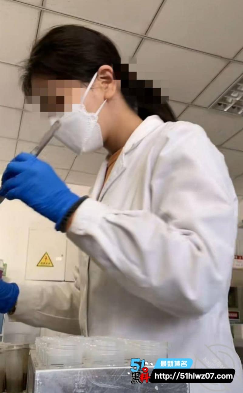 护士少妇小茹私密视频流出丨假期独守空房被撩拨尺度真大 反差福利