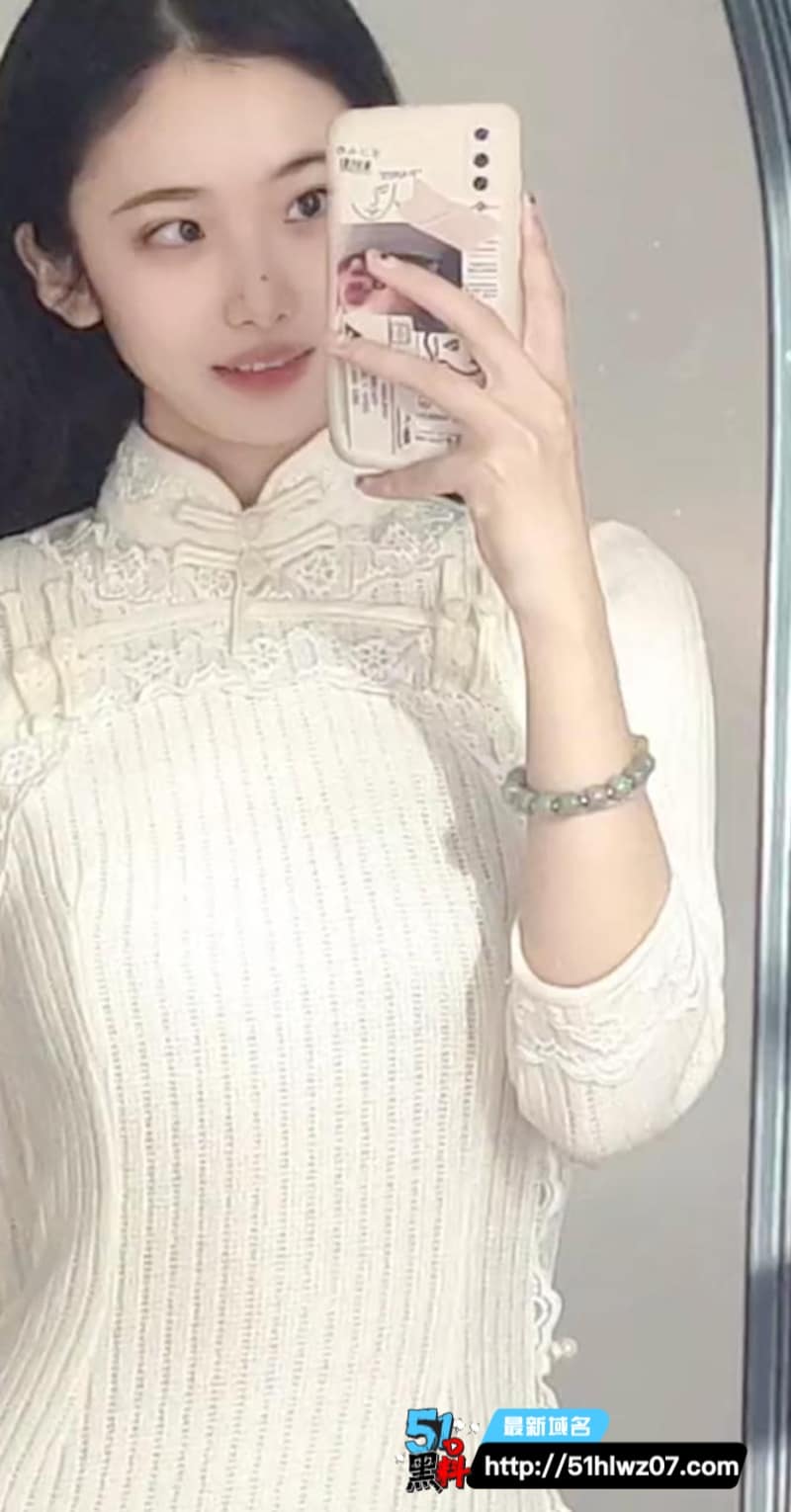 柒贰陆这波反差绝了丨一杆钢枪约操国风网红皮肤白得发光 约操视频