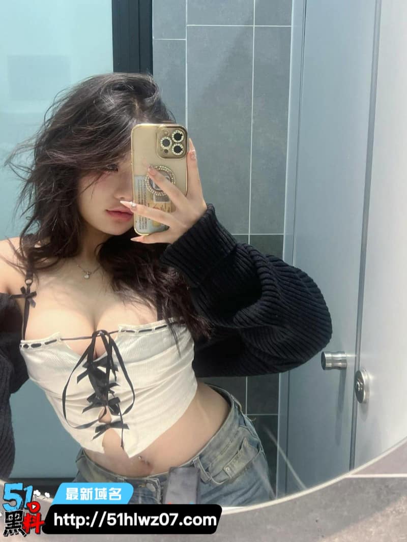 越南TikTok大奶妹私下玩这么野丨清纯邻家脸配雪白巨乳反差太顶 反差视频