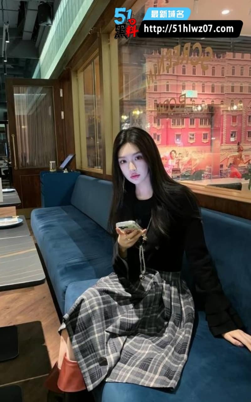 下面有根棒棒糖黑丝女上位骑乘猛摇到喷汁失神太顶了 黑丝美腿