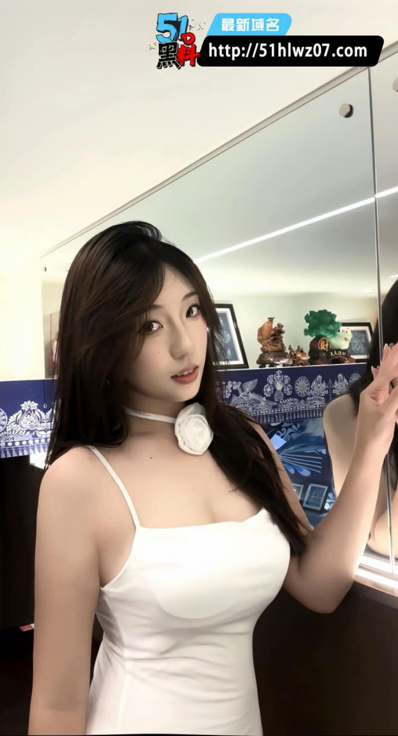 好家伙emlly这波反差我真没绷住，天大校花私下竟然这么野 反差女神
