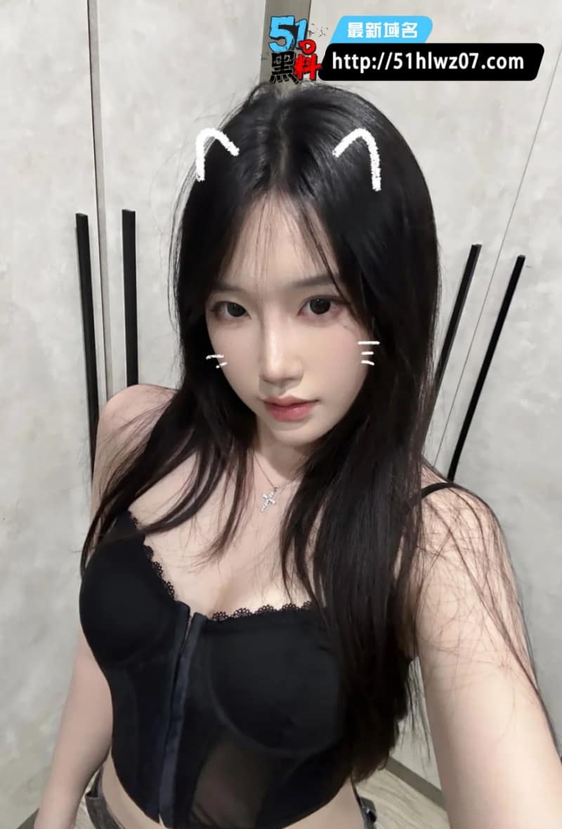 王巧妤表面是高冷夜场女王，私下找鸭子开房三天反差太顶 情趣内衣视频