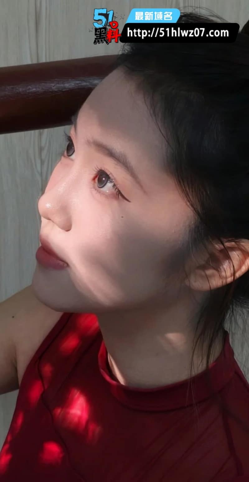文雪君私房写真背着男友开房两天被拍视频曝光 摄影师开房