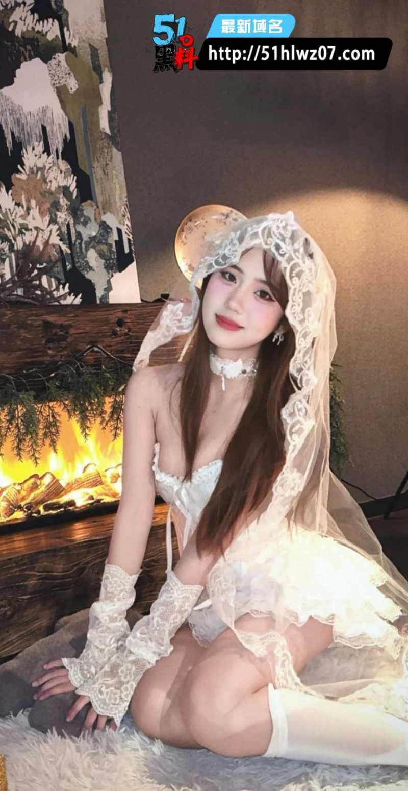 文雪君私房写真背着男友开房两天被拍视频曝光 反差