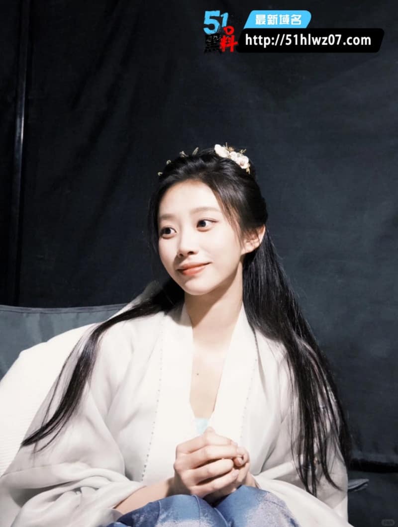 柳美熙黑丝开裆被导演狂操一个月视频流出细节太顶 网红