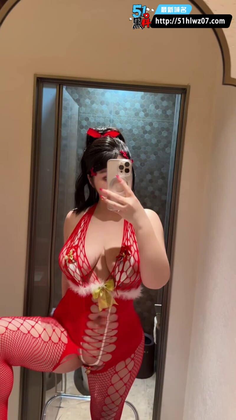 小王同学这波圣诞福利我是真没绷住，红网袜配炮机也太顶了 BBW