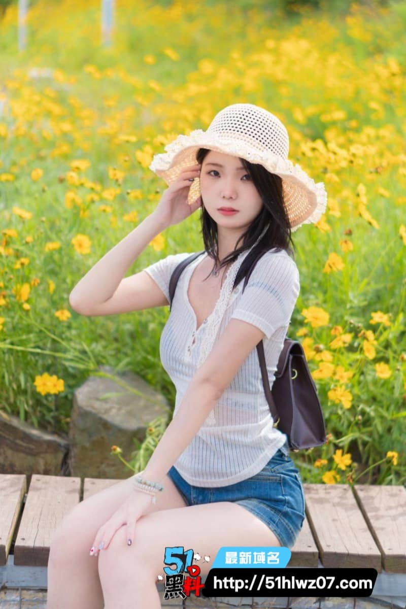前女友私密记录丨看着乖巧懂事的她私下玩得这么野 无套性爱