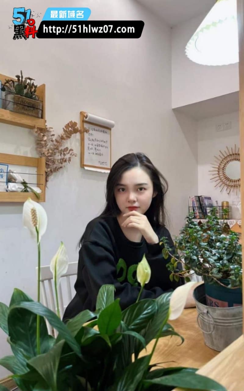 曹兴运这波反差我是真没绷住，白天知性学霸妹晚上在酒店这么浪 曹兴运全裸