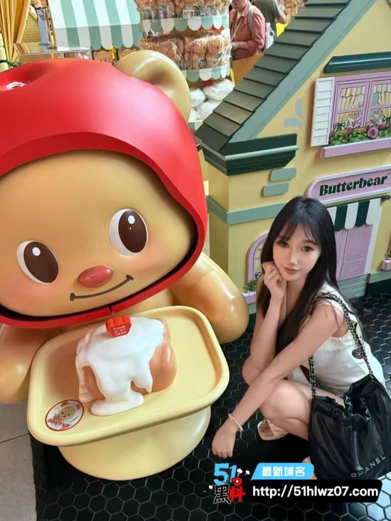 西安赵一菲看着清纯得像白纸，私下被男友调教成乖巧玩物太野了 女友奴隶