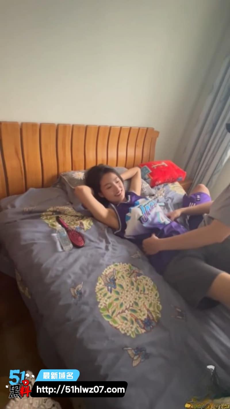 小麦学姐这波居家足控福利太顶了，被挠脚心求饶崩溃的样子真绝 反差
