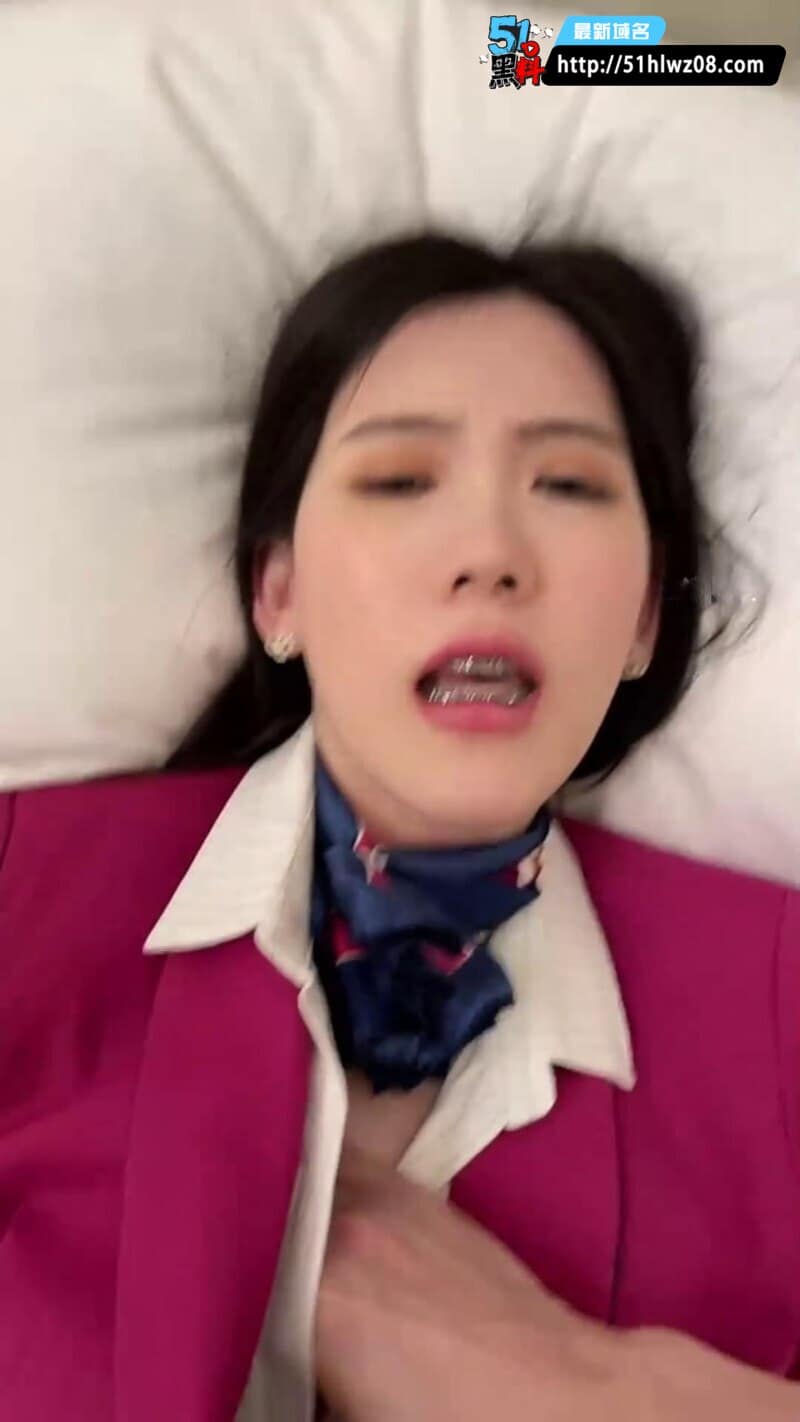 Chloe霏霏这套空姐制服我是真没绷住，白虎被干到哭也太顶了 福利