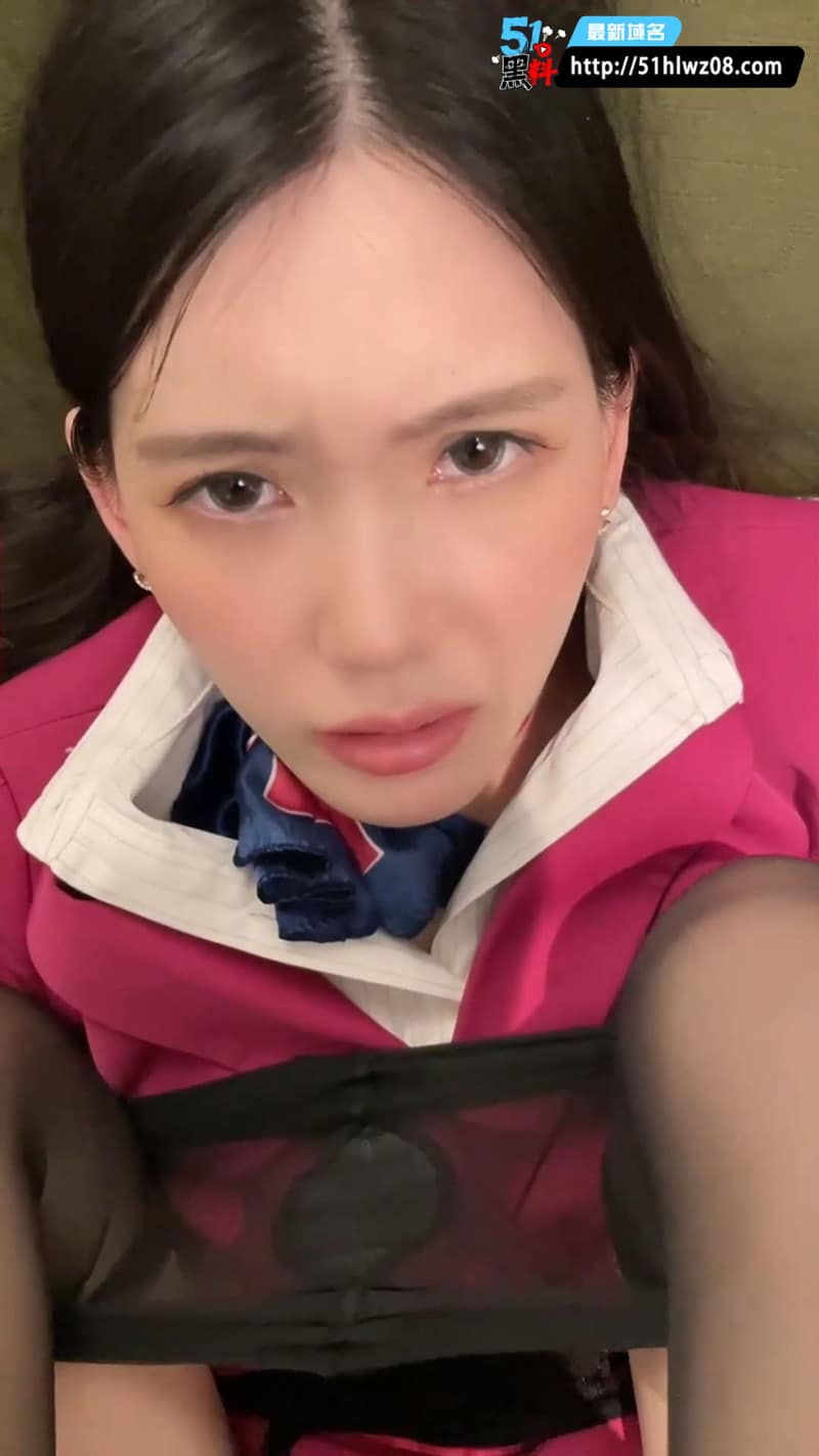 Chloe霏霏这套空姐制服我是真没绷住，白虎被干到哭也太顶了 推特