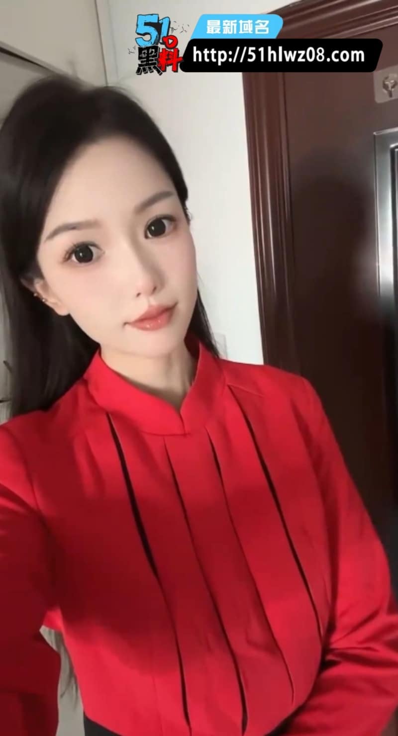空姐制服黑丝合集这波反差我是真没绷住，平时端庄私下这么浪 空姐私密视频