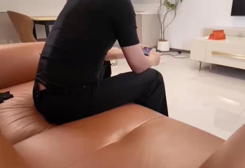 糖心Vlog小橘子黑丝足交口活深喉内射被玩到眼神迷离 完整视频在线播放
