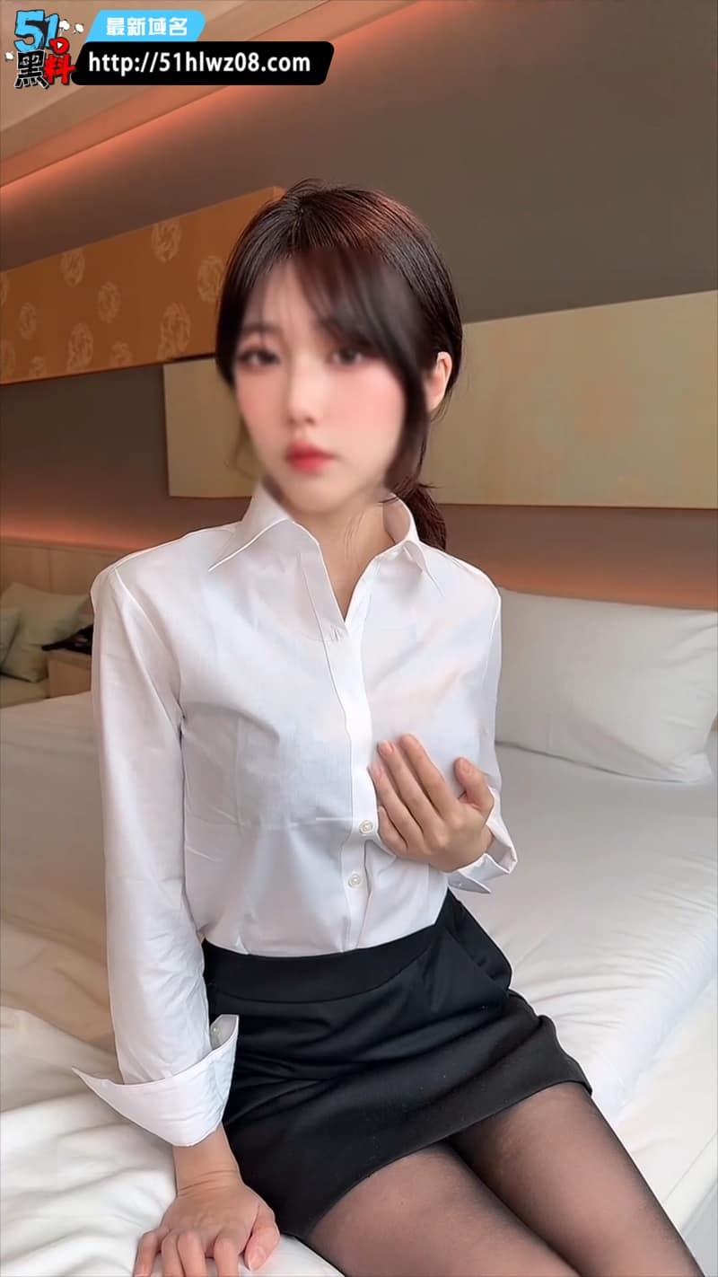 女大学生G罩杯OL制服反差爆操撕黑丝中出眼神失控