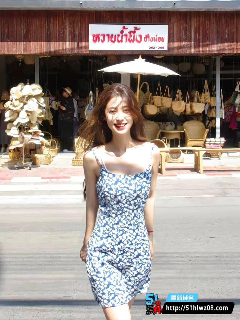武汉大学校花李娜毕业聚会视频流出跪床深喉反差太顶