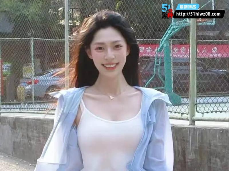 武汉大学校花李娜毕业聚会视频流出跪床深喉反差太顶 校园女神反差